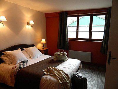 Logis - Auberge Du Colombier Guînes Eksteriør billede