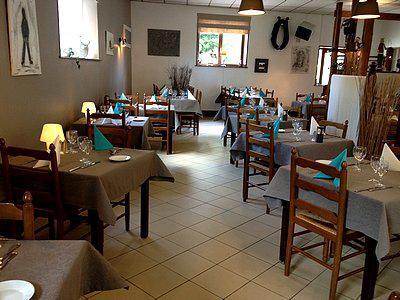 Logis - Auberge Du Colombier Guînes Eksteriør billede