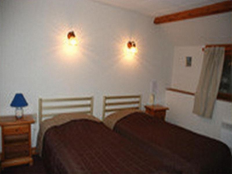 Logis - Auberge Du Colombier Guînes Eksteriør billede